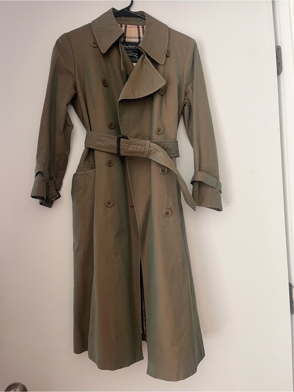 Burberrys Olive Green Trench with Signature Check Lining - Picture 4 of 9